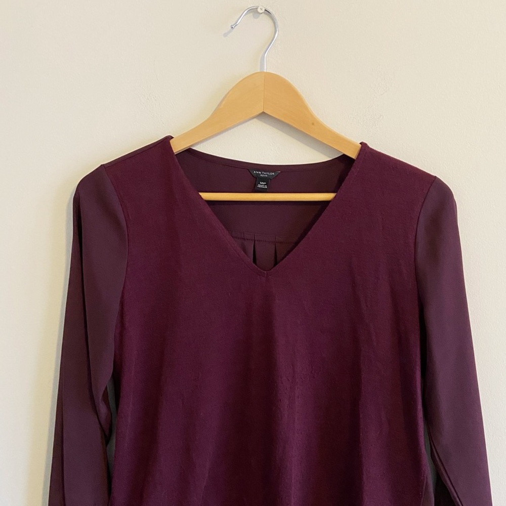 Ann Taylor v neck chiffon blouse